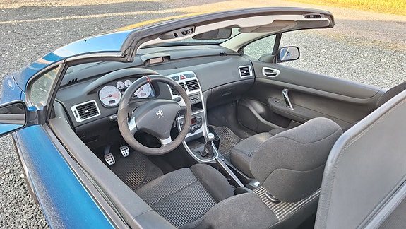 Peugeot 307 CC 3 of 4