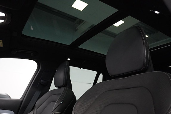 Volvo XC90 13 of 20
