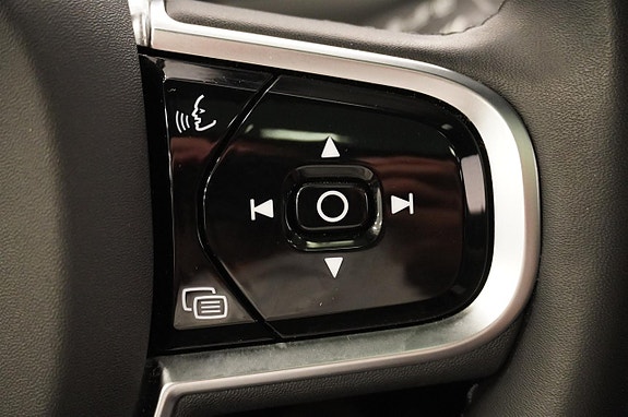 Volvo XC90 8 of 20