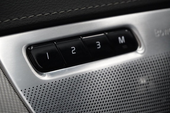Volvo XC90 10 of 20