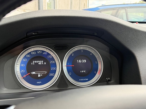 Volvo V60 14 of 16