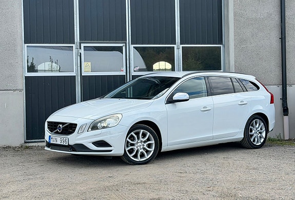 Volvo V60 3 of 16