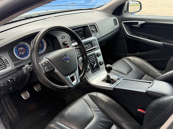 Volvo V60 9 of 16