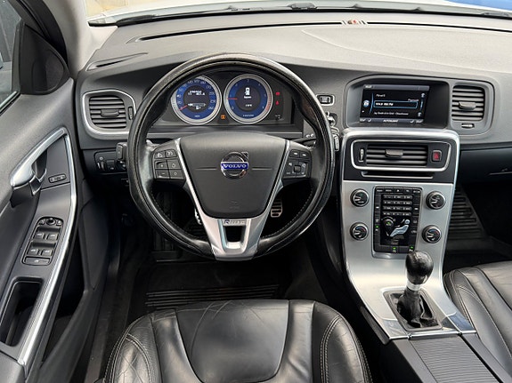 Volvo V60 10 of 16