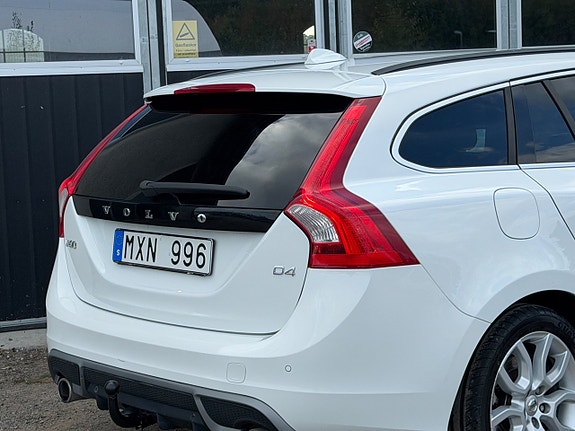 Volvo V60 6 of 16