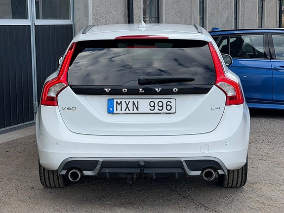 Volvo V60 7 of 16
