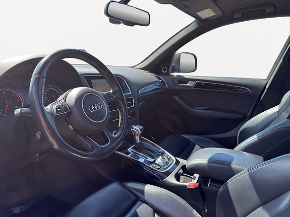 Audi Q5 10 of 23