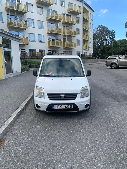 Ford Transit Connect 3 of 10