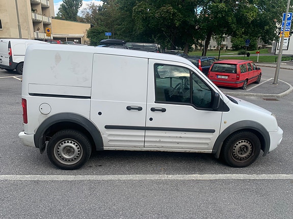 Ford Transit Connect 2 of 10