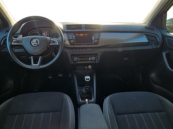 Skoda Fabia 5 of 8