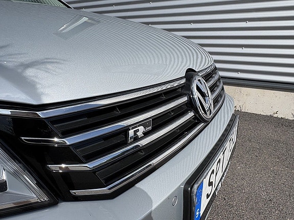 Volkswagen Passat 19 of 25