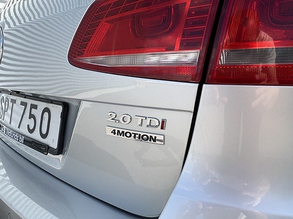 Volkswagen Passat 22 of 25