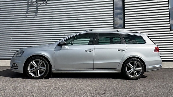 Volkswagen Passat 2 of 25