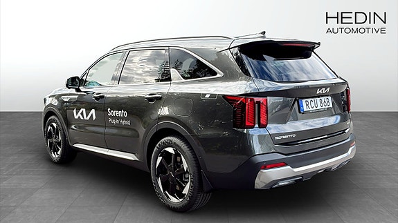 Kia Sorento 6 of 17