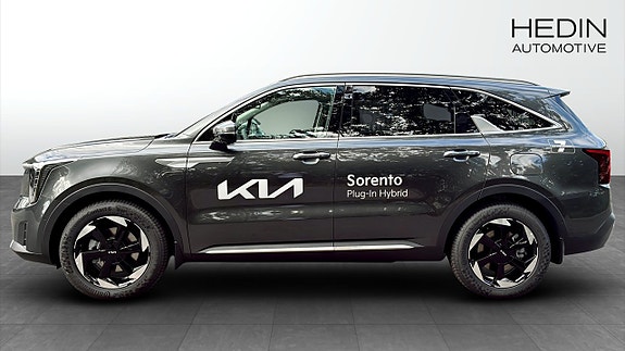 Kia Sorento 4 of 17