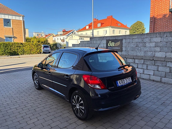 Peugeot 207 8 of 28