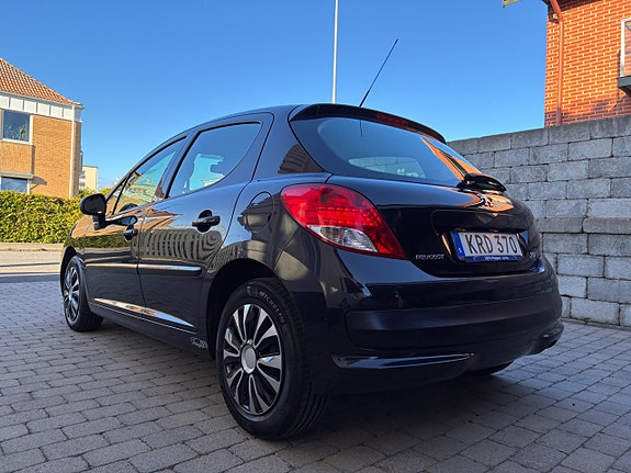 Peugeot 207 9 of 28