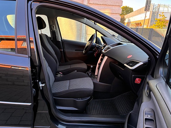Peugeot 207 22 of 28