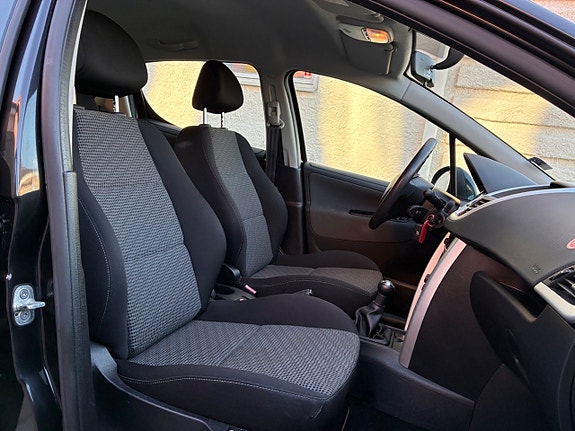 Peugeot 207 23 of 28