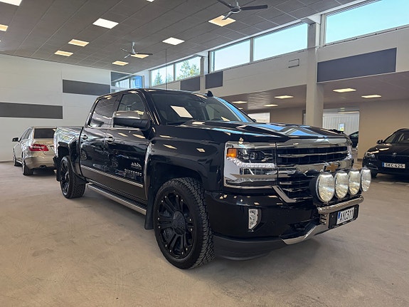 Chevrolet Silverado 1500 3 of 21