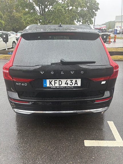 Volvo XC60 3 of 8
