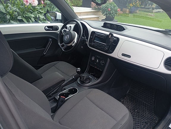 Volkswagen Beetle 3 of 5