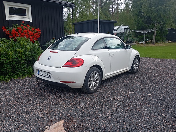 Volkswagen Beetle 2 of 5