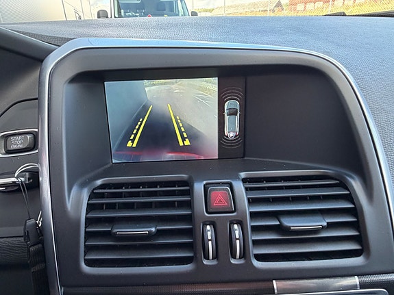 Volvo XC60 7 of 17