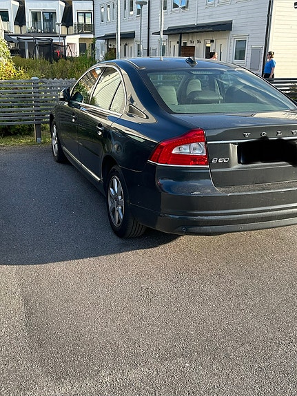 Volvo S80 3 of 4