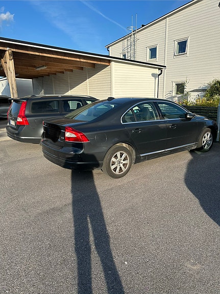 Volvo S80 2 of 4