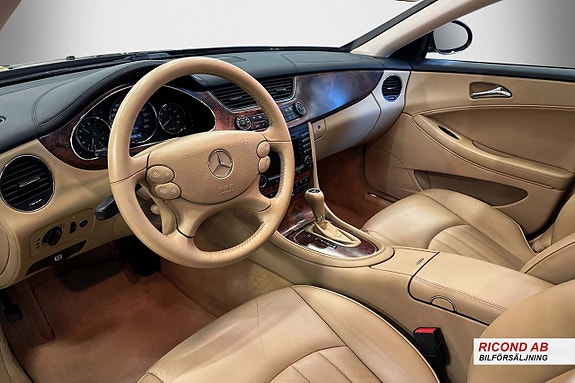 Mercedes-Benz CLS350 19 of 25