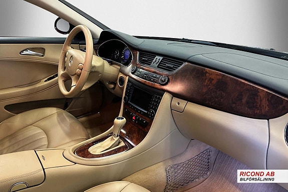Mercedes-Benz CLS350 17 of 25