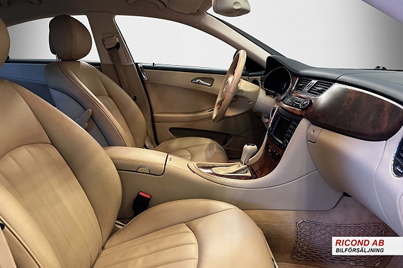 Mercedes-Benz CLS350 14 of 25
