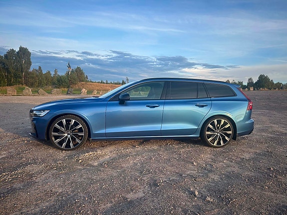 Volvo V60 3 of 6