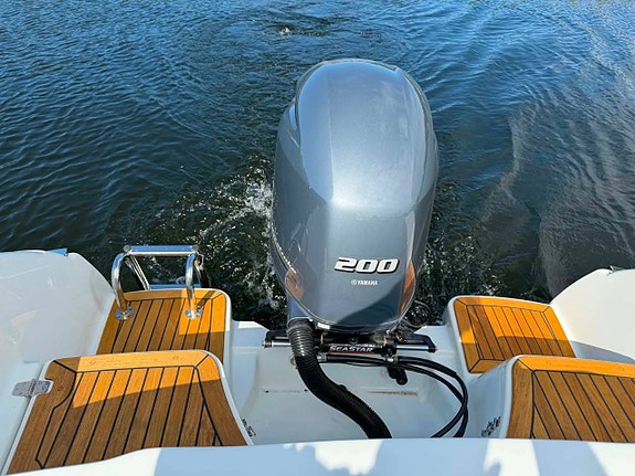 Yamarin 65 DC – 2021 – Yamaha 200 HK – Endast 26 gångtimmar 10 of 12