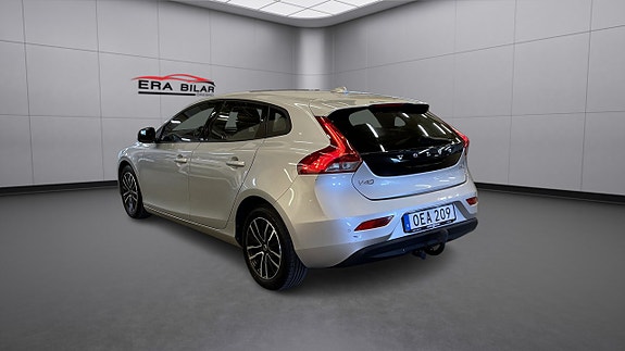 Volvo V40 4 of 24