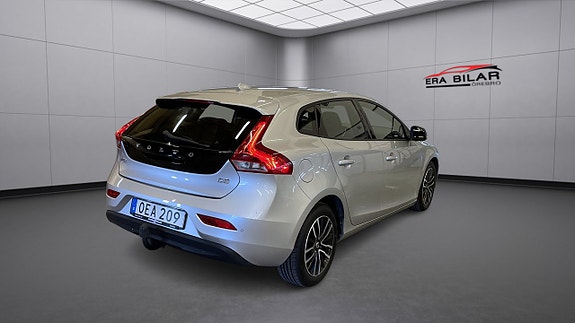 Volvo V40 6 of 24