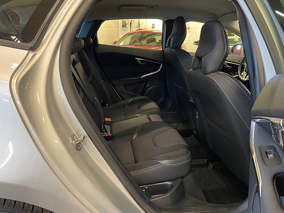 Volvo V40 13 of 24