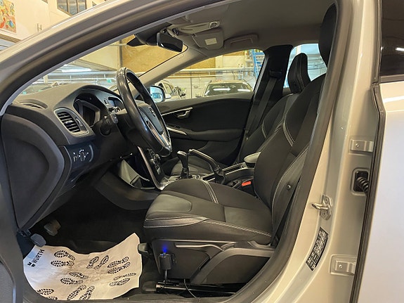 Volvo V40 9 of 24