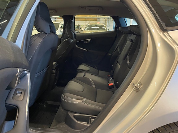 Volvo V40 10 of 24