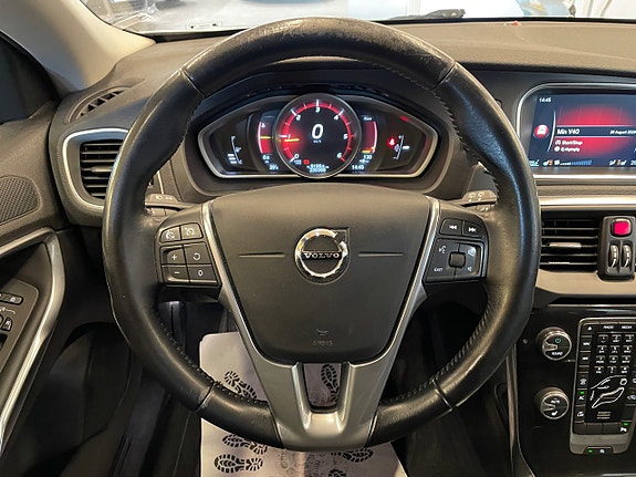 Volvo V40 15 of 24