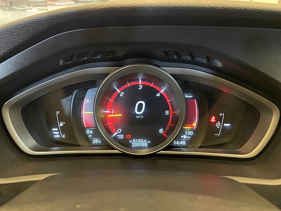 Volvo V40 17 of 24