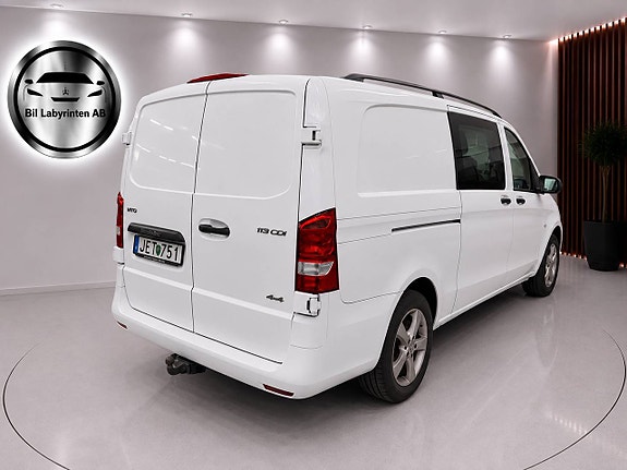 Mercedes-Benz Vito 119 2 of 11