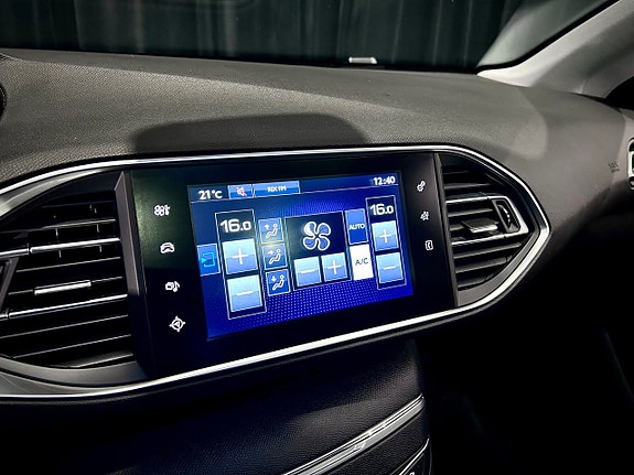 Peugeot 308 19 of 23