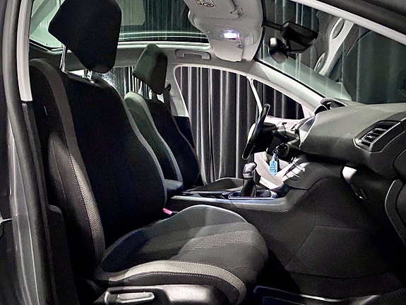 Peugeot 308 14 of 23
