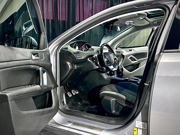 Peugeot 308 7 of 23