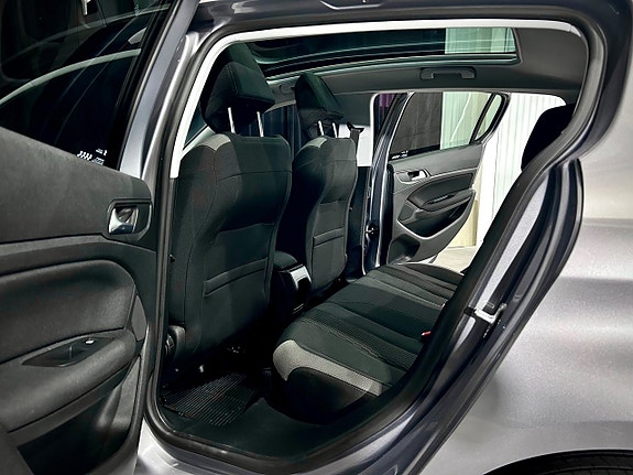 Peugeot 308 12 of 23