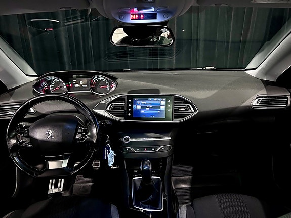 Peugeot 308 16 of 23