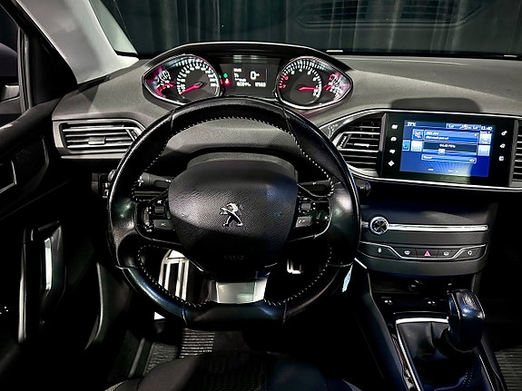 Peugeot 308 17 of 23