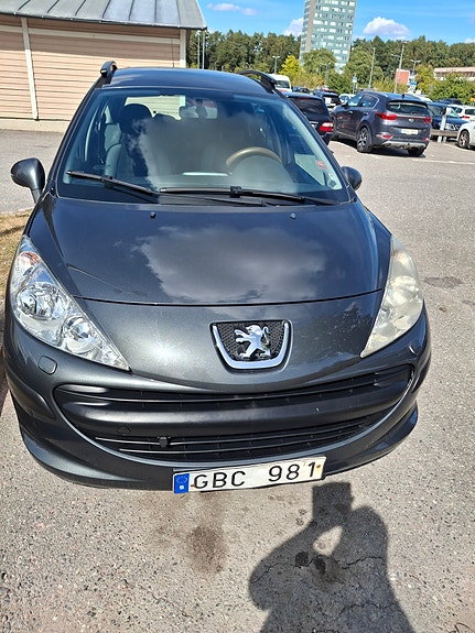 Peugeot 207 SW 4 of 9